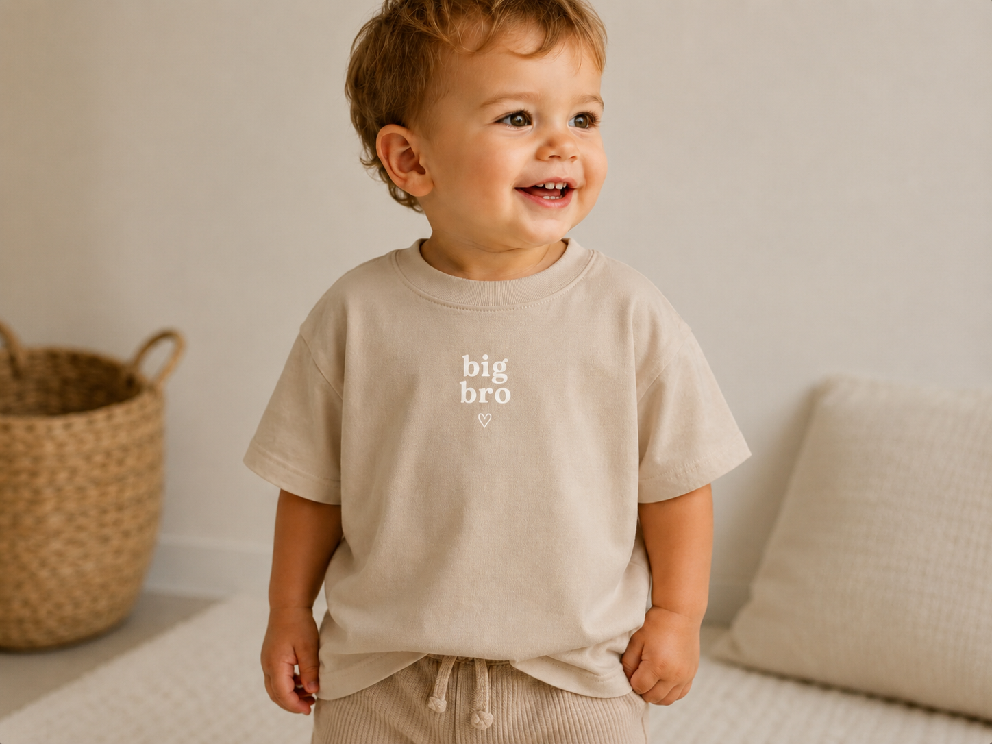 Big Sis Backprint DTF-Motiv auf einem Kindershirt – Imagen 4