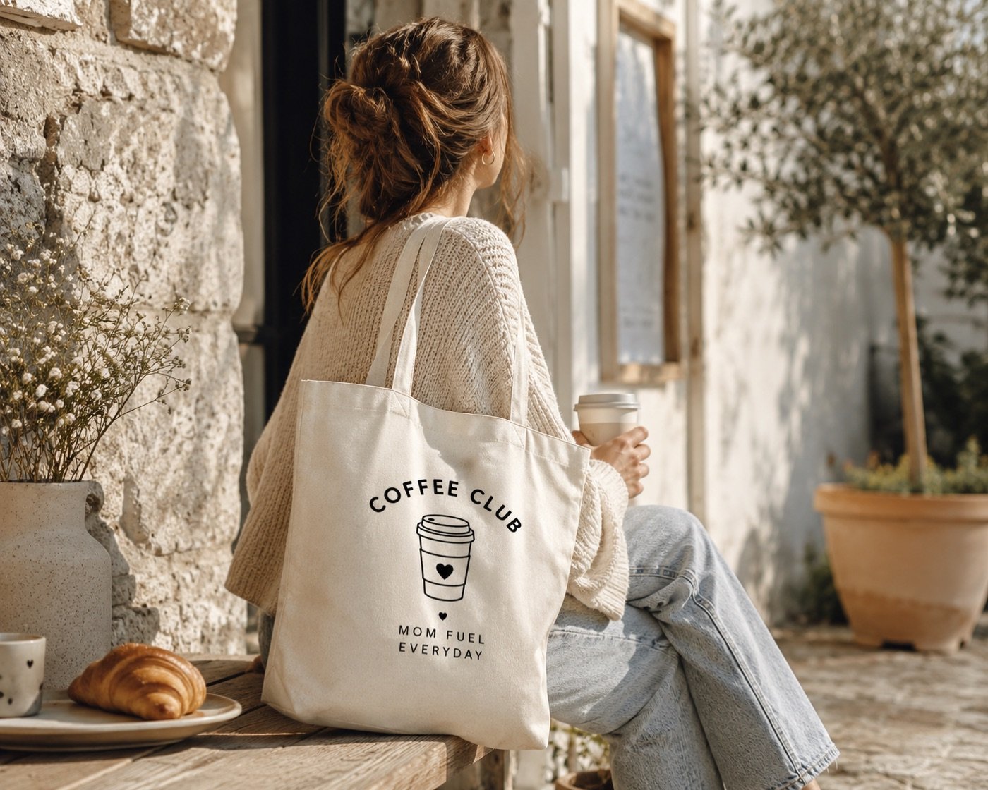 Coffee Club Jutebeutel mit Mom-Fuel-Print